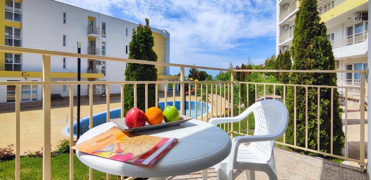 Crown And Imperial Apartments Свети-Влас Экстерьер фото