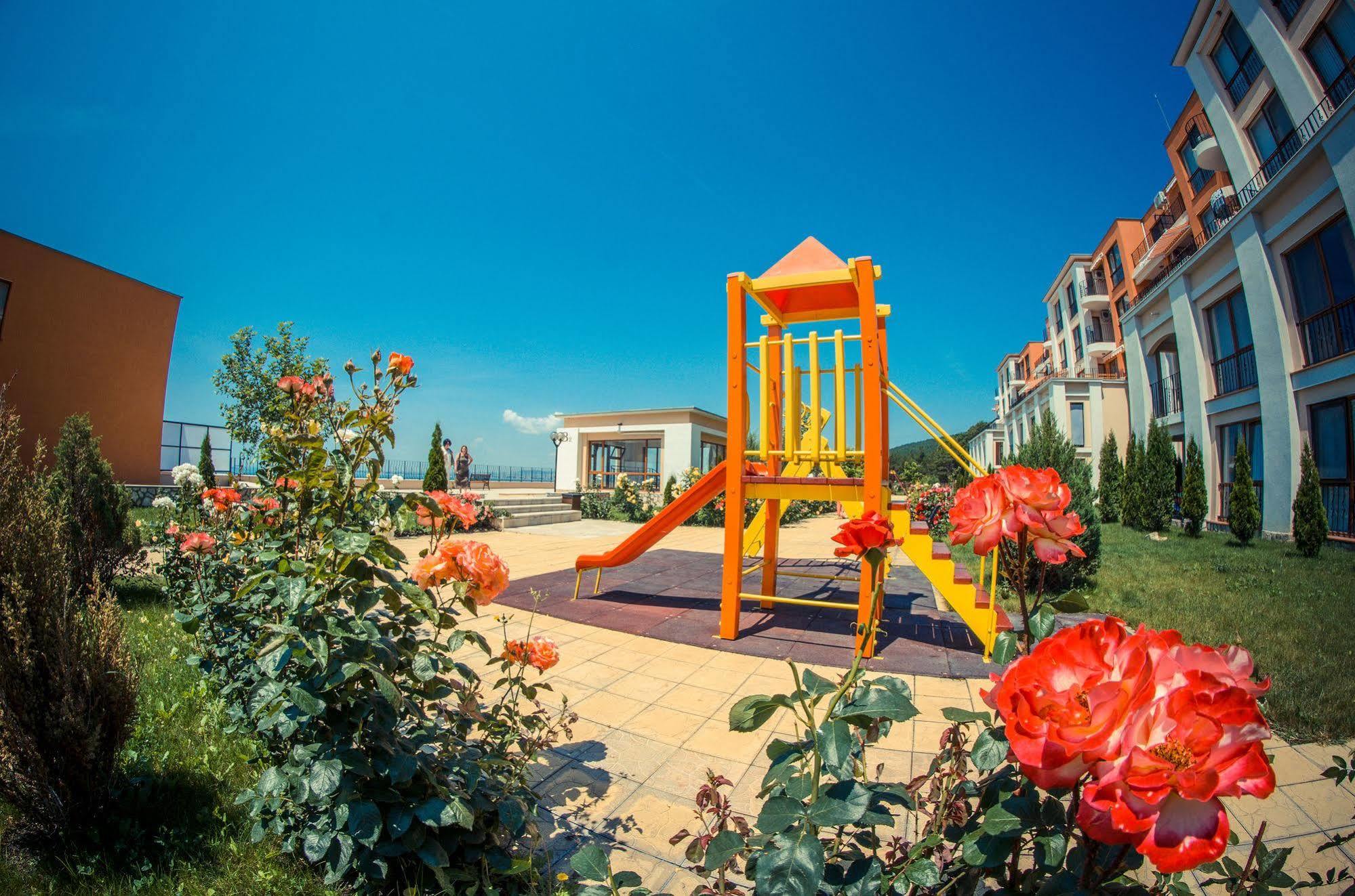 Crown And Imperial Apartments Свети-Влас Экстерьер фото