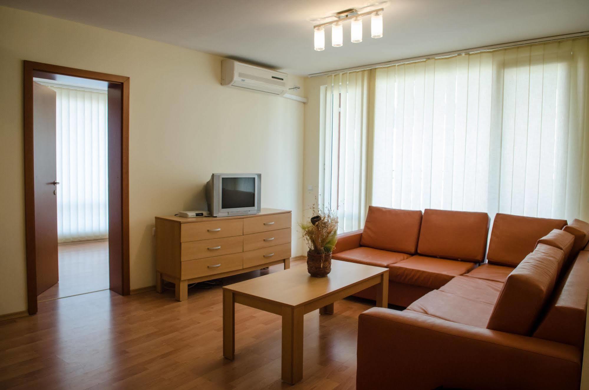 Crown And Imperial Apartments Свети-Влас Экстерьер фото